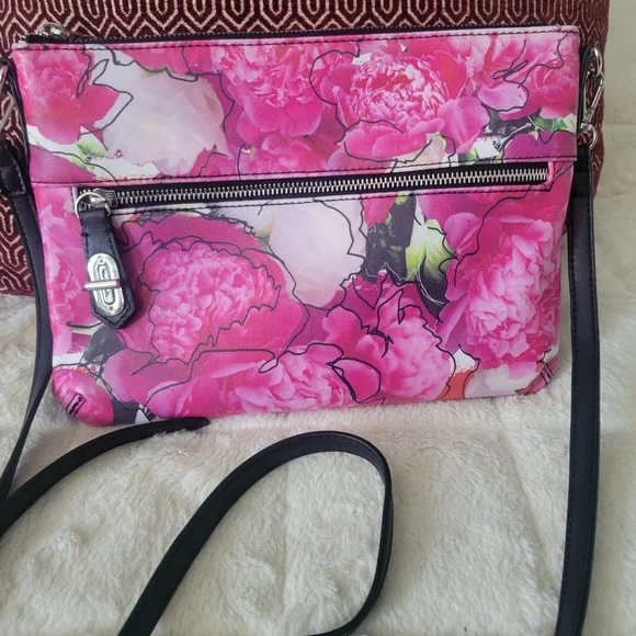 Reed Modern American Luxury pink floral handbag front back pockets zip closure - Picture 5 of 9